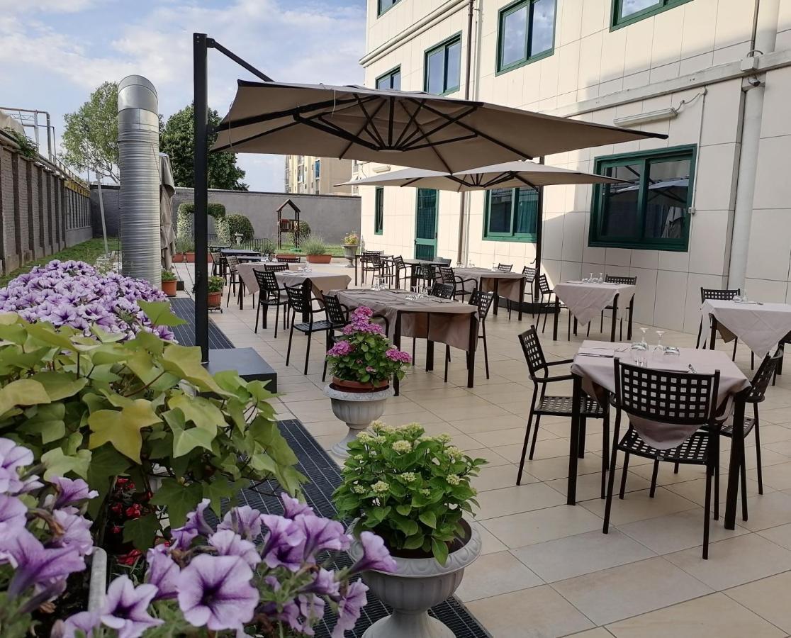 Hotel Parisi Nichelino Exterior photo