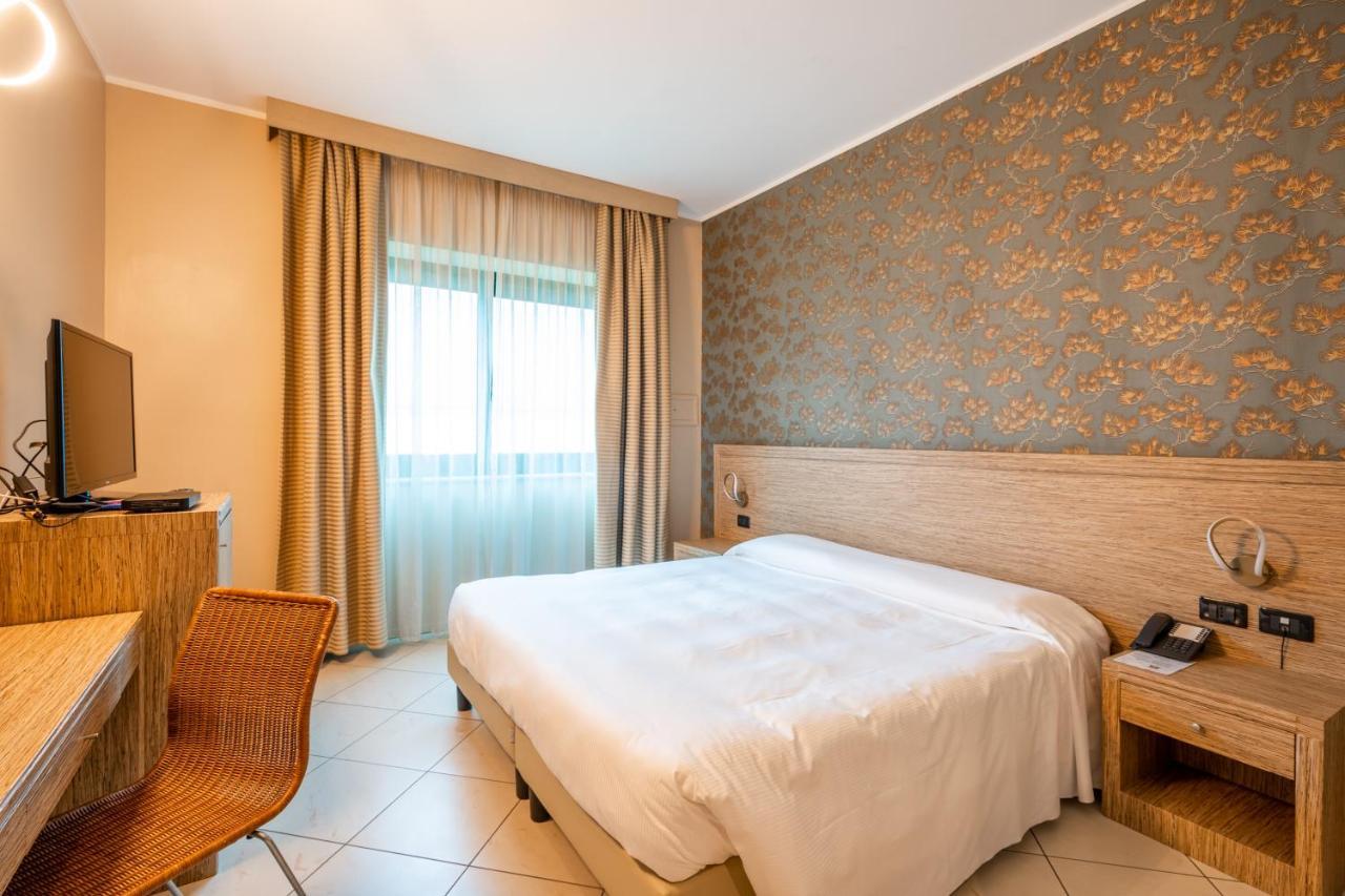Hotel Parisi Nichelino Exterior photo